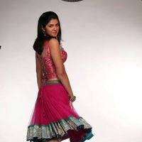 Deeksha Seth Hot In Wanted Telugu Movie Stills | Picture 33383